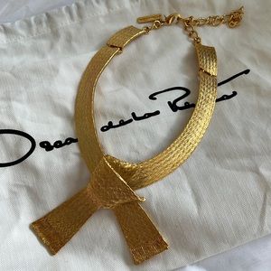 Luxurious Oscar de La Renta Necklace